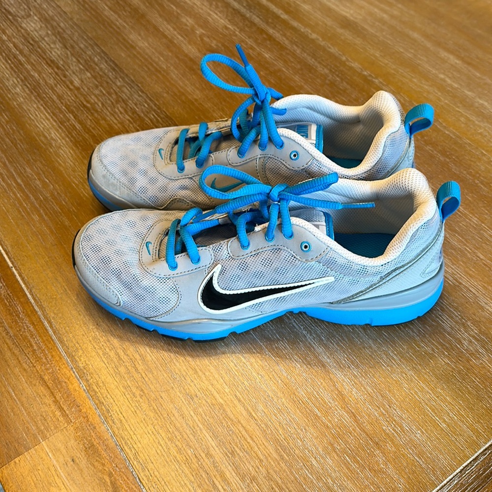 Nike Flex TR NEW Women’s Size 8 Cross Trainer Running Shoes Black Grey & Blue